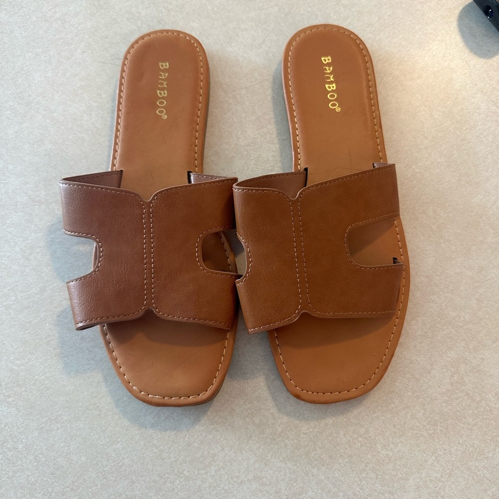Never worn-size 7.5